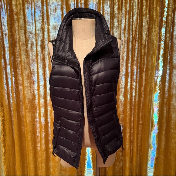 GAP Jackets & Blazers - GAP Puffer Vest